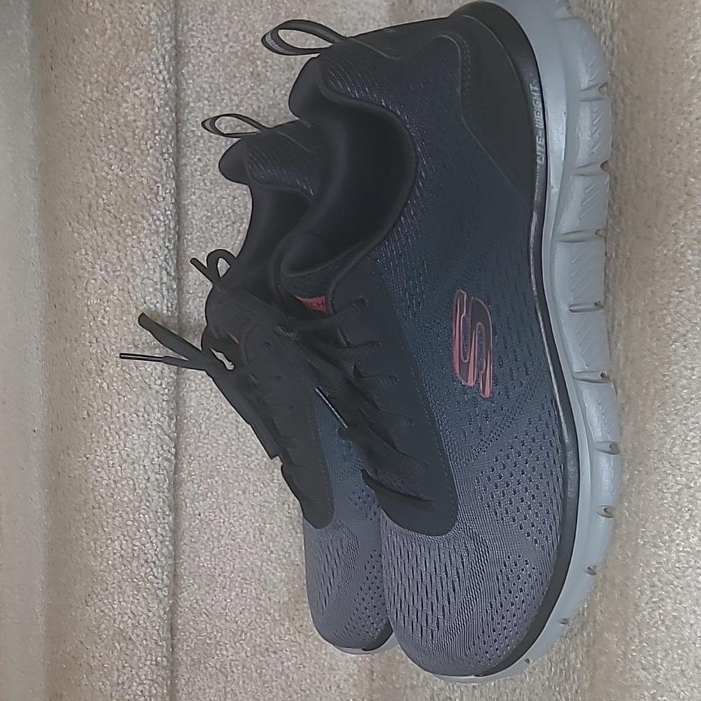 Skechers Men's Black and Gray Athletic Sneakers